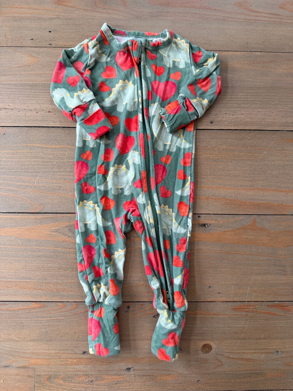 Like New Laree + Co. Bamboo Dinosaur Heart Footie Pajamas - Newborn